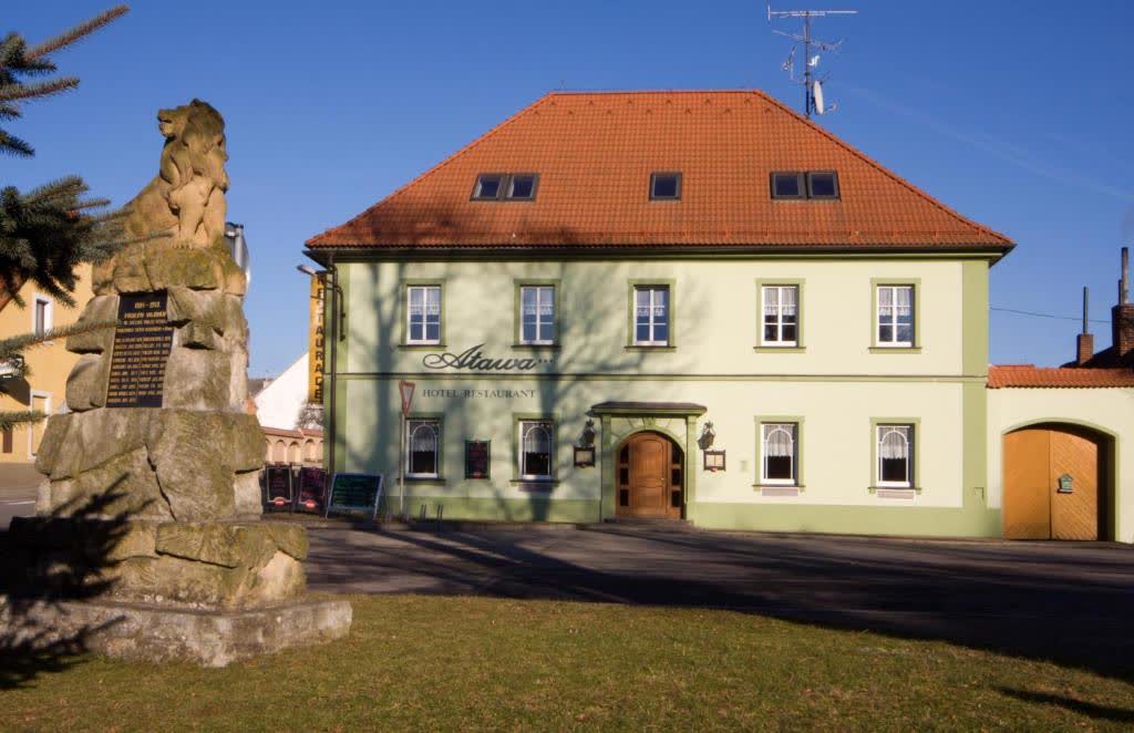 Hotel Atawa, Rabí